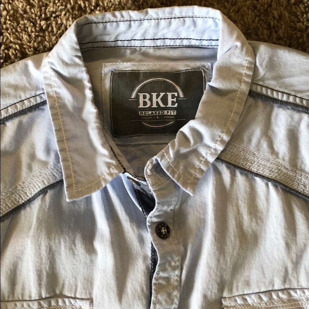 Men's lightweight button down